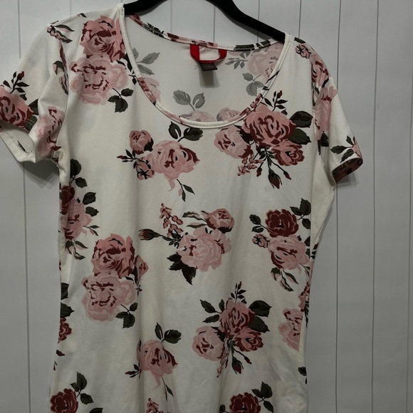 Scoop neck women’s tops - Picture 2 of 8